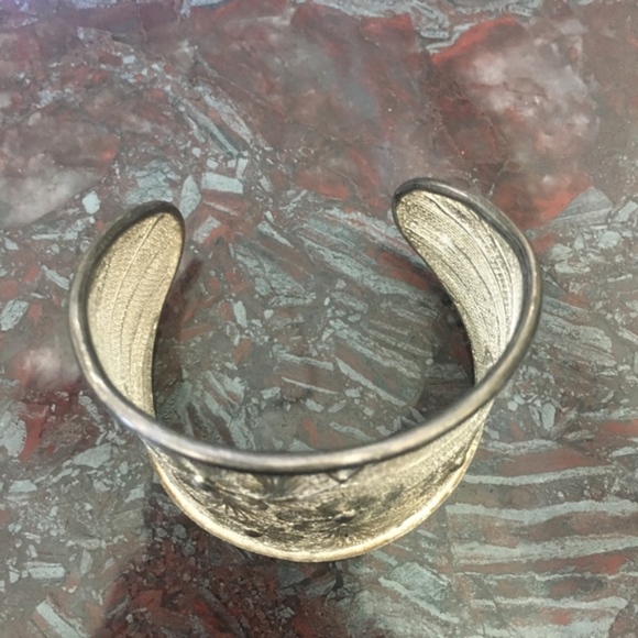 Amazingly Detailed SS Cuff bracelet - Picture 2 of 3